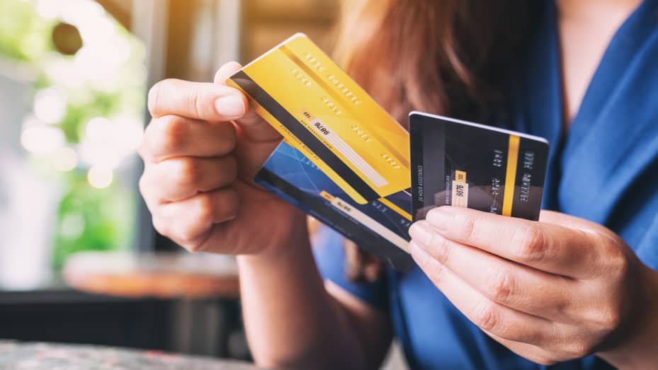 difference debit card and credit card